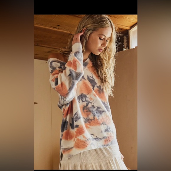 Boho tie dye print boxy sweater. - Picture 5 of 6